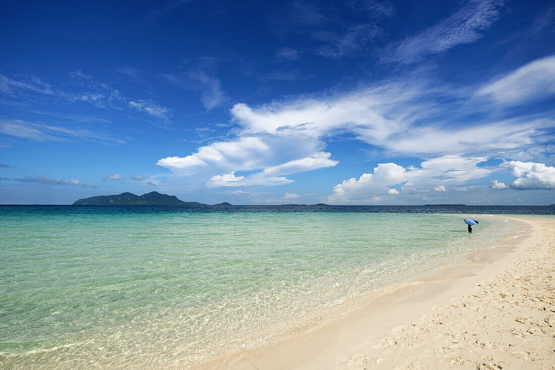 Dream beach in the Sulawesi Sea, Semporna, Borneo, Sabah, Malaysia.