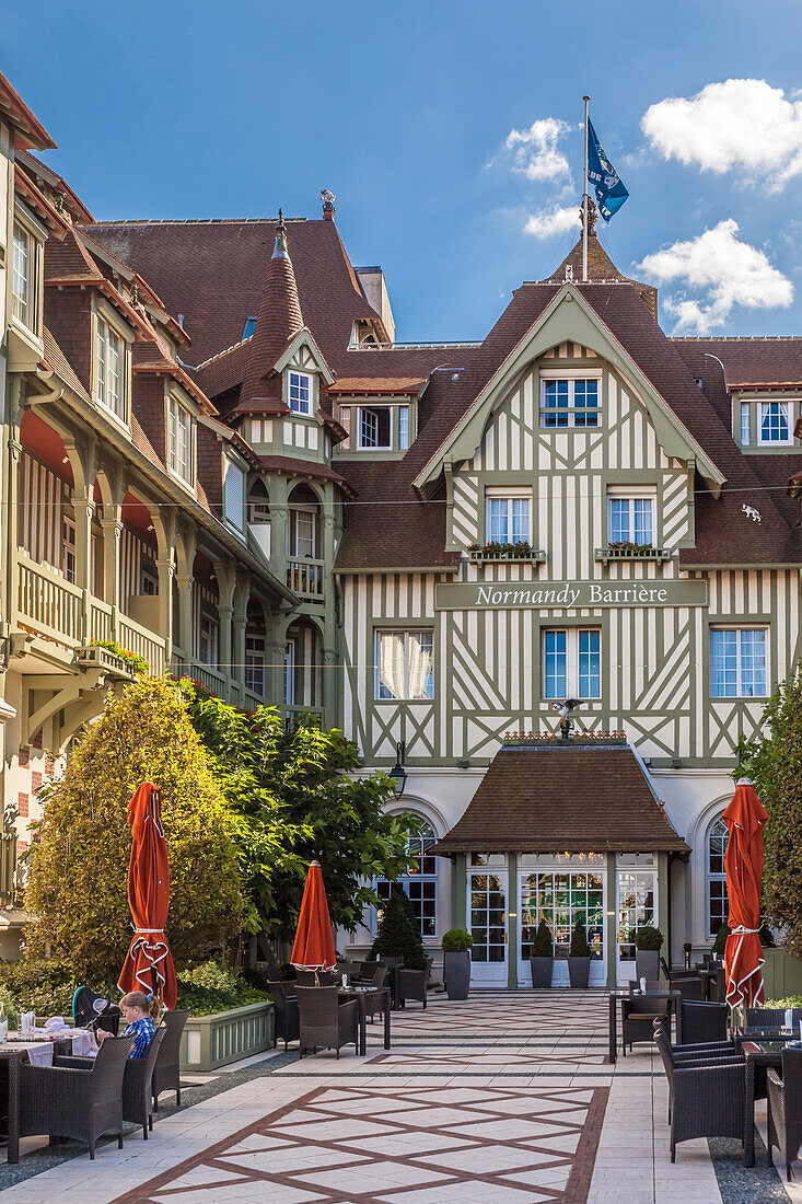Historisches Hotel Normandy an der Strandpromenade von Deauville, Calvados, Normandie, Frankreich
