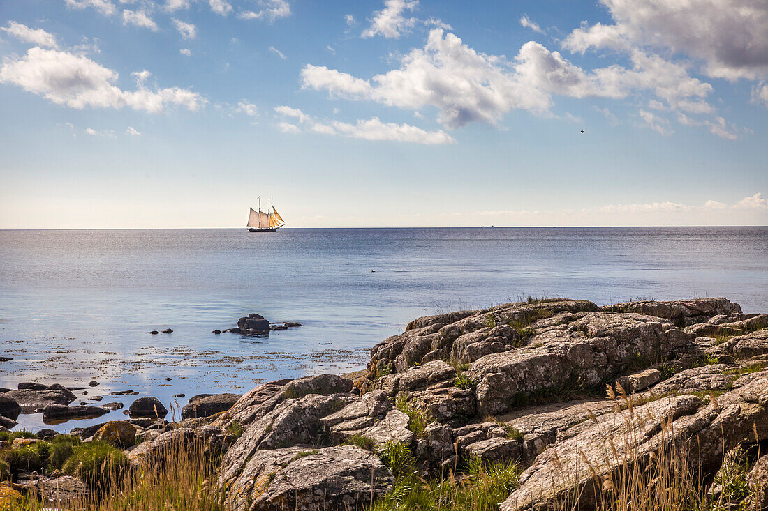 Historisches Segelschiff vor der Ostküste Bornholms, Dänemark