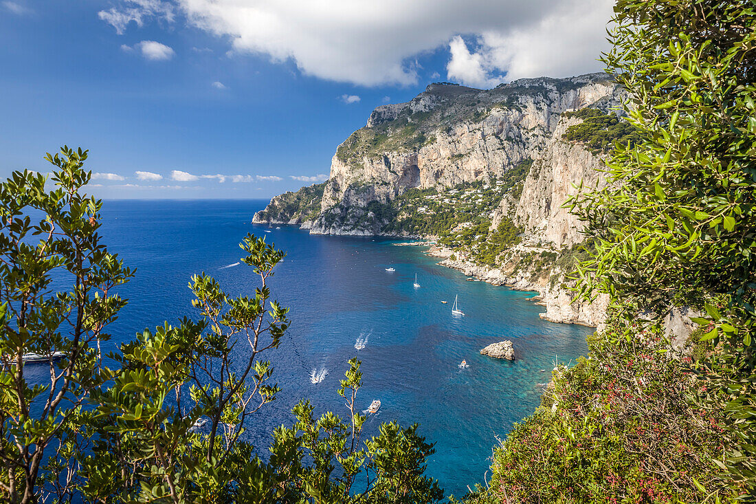 Blick zum Punta de Masullo auf Capri, Capri, Golf von Neapel, Kampanien, Italien