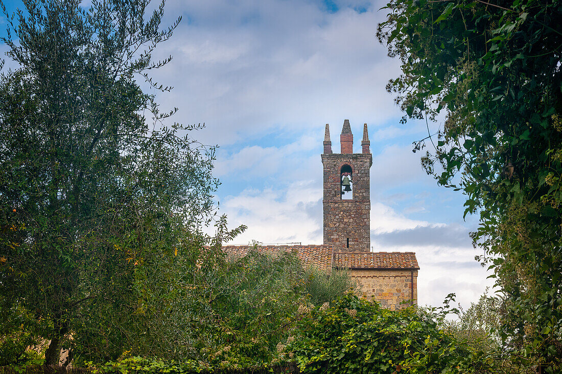 Die Kirche Santa Maria Assunta in Monteriggioni, Provinz Siena, Toskana, Italien, Europa