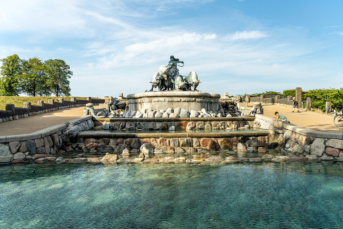 Der Gefion-Brunnen (Gefionspringvandet) am Hafen von Kopenhagen, Dänemark, Europa