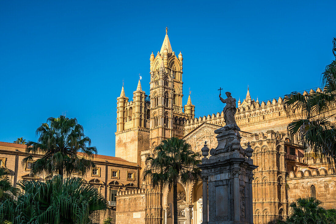 Statue of Saint Rosalia in front of the Cathedral of Maria Santissima Assunta, Palermo, Sicily, Italy, Europe