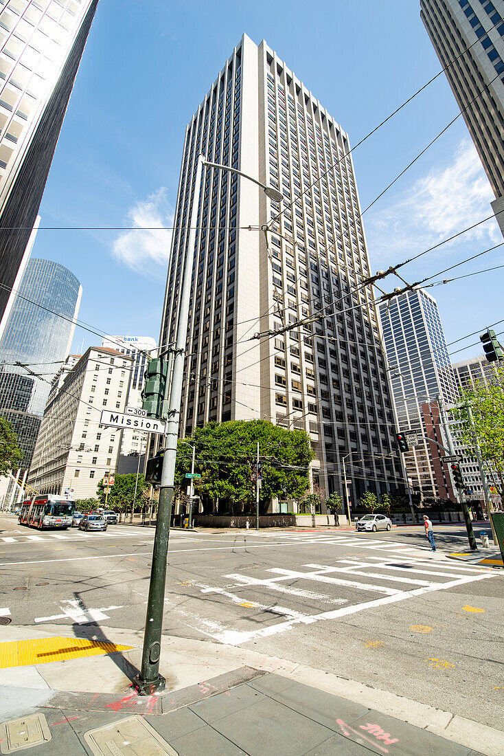 Wide angle street scene in downtown San Francsico.