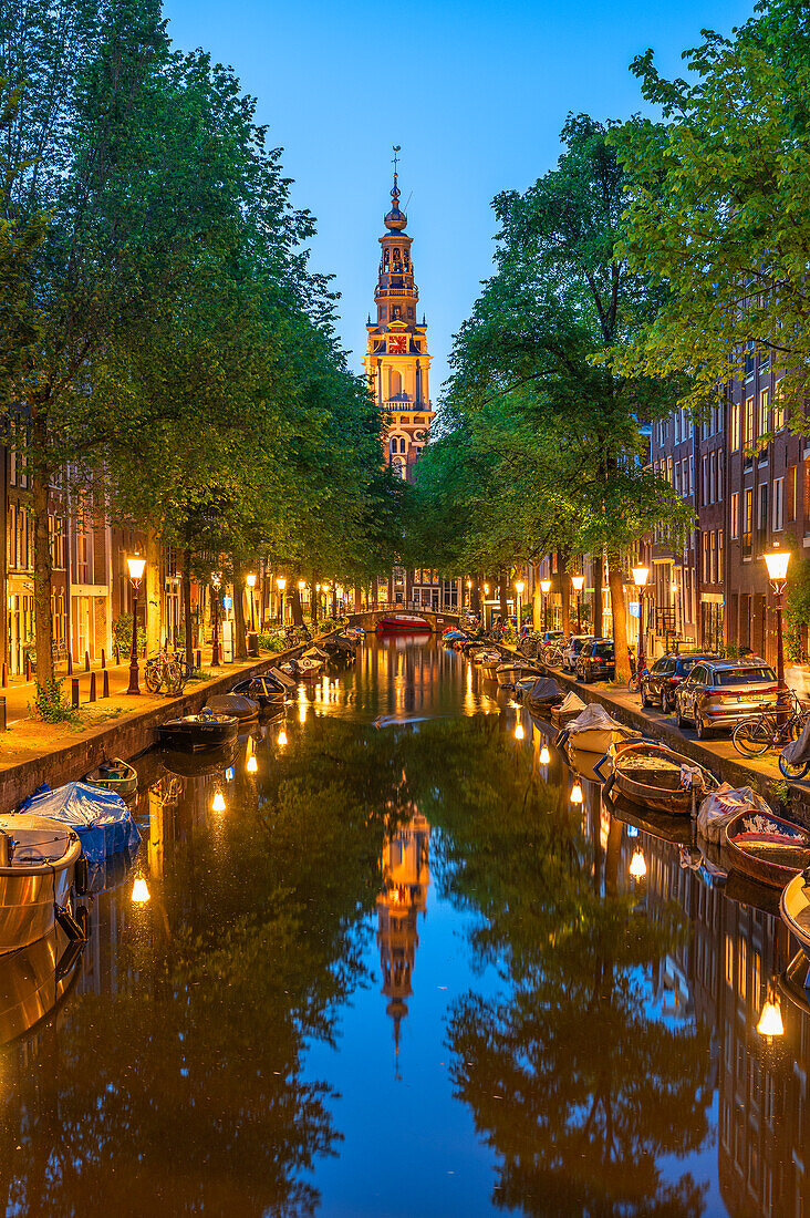 Groenburgwal with a view of the Zuiderkerk at dusk, Amsterdam, Benelux, Benelux States, North Holland, Noord-Holland, Netherlands