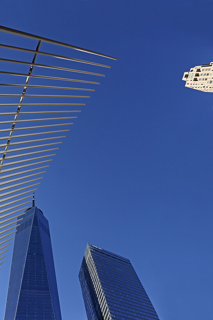 Detail des Oculus Bahnhofsgebäude und das One World Trade Center, Downtown Manhattan, Ground Zero, New York, New York, USA