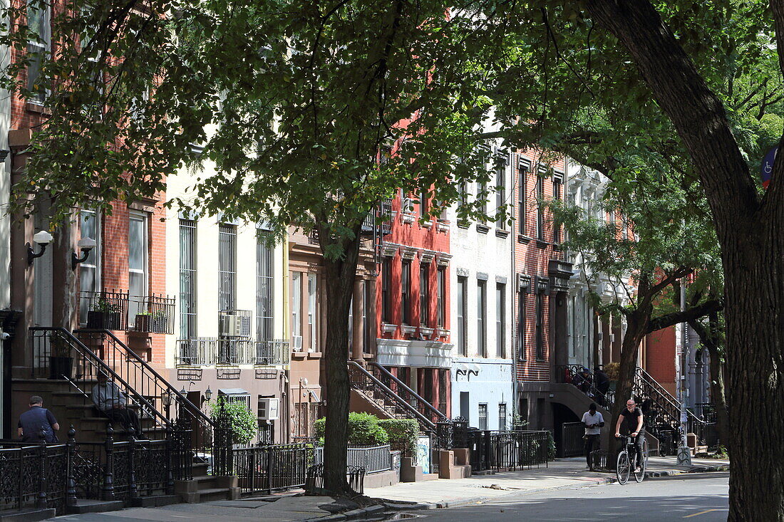 typical townhouses on East 10th Street at Tompkins Sqaure, East Village, Manhattan, New York, New York, USA
