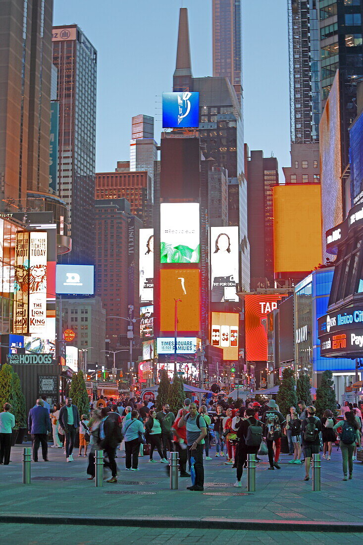 Times Square, Manhattan, New York, New York, USA