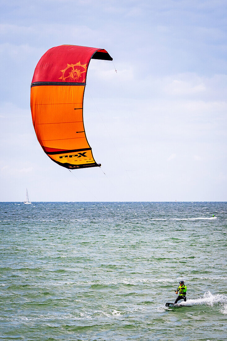 Kiters in the Baltic Sea, Heiligenhafen, Baltic Sea, Ostholstein, Schleswig-Holstein, Germany