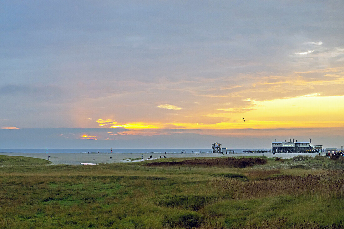 Evening mood in Sankt-Peter-Ording Bad, North Sea, North Friesland, Schleswig-Holstein, Germany