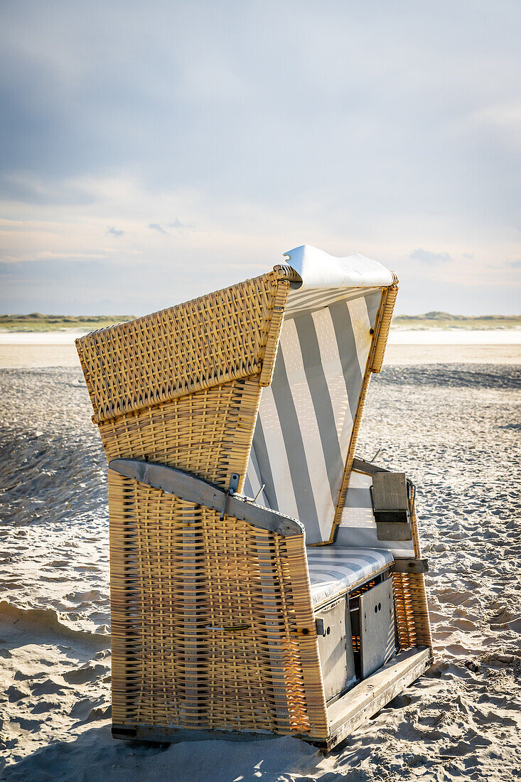 Beach chair in Sankt-Peter-Ording, North Sea, North Friesland, Schleswig-Holstein