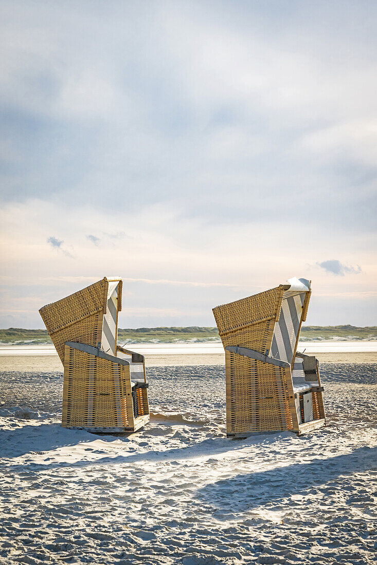 Beach chairs in Sankt-Peter-Ording, North Sea, North Friesland, Schleswig-Holstein, Germany