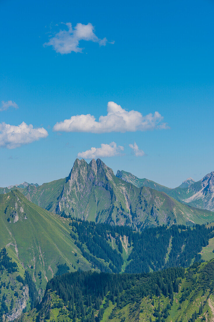 Panorama from the Wildengundkopf, 2238m to the Höfats 2259m, Allgäu Alps, Allgäu, Bavaria, Germany, Europe