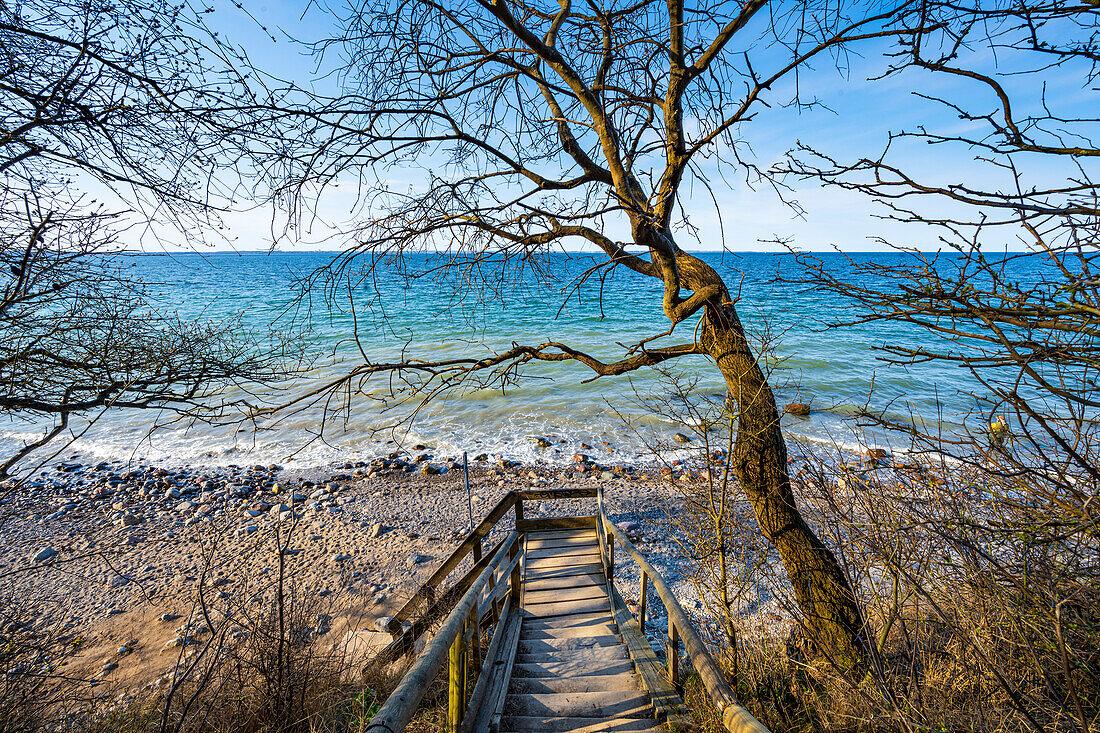 Winterlandschaft am Strand an der Ostsee, Travemünde, Deutschland, Eurpoa