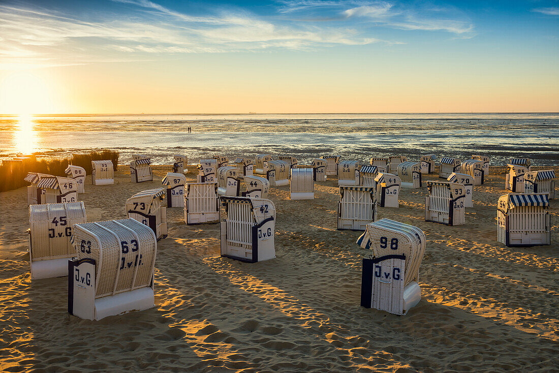 Beach chairs, sunset, Duhnen, Cuxhaven, North Sea, Lower Saxony, Germany
