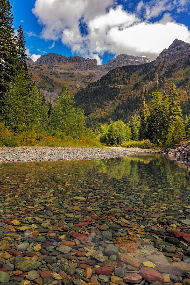 McDonald Creek with Garden Wall in early autumn in Glacier National Park, Montana, USA