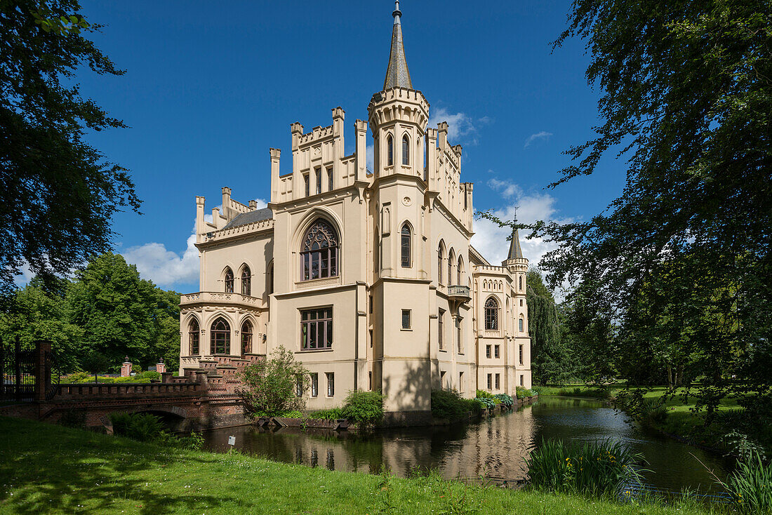 Moated castle and park, Evenburg Castle, Leer, East Frisia, Lower Saxony, Germany