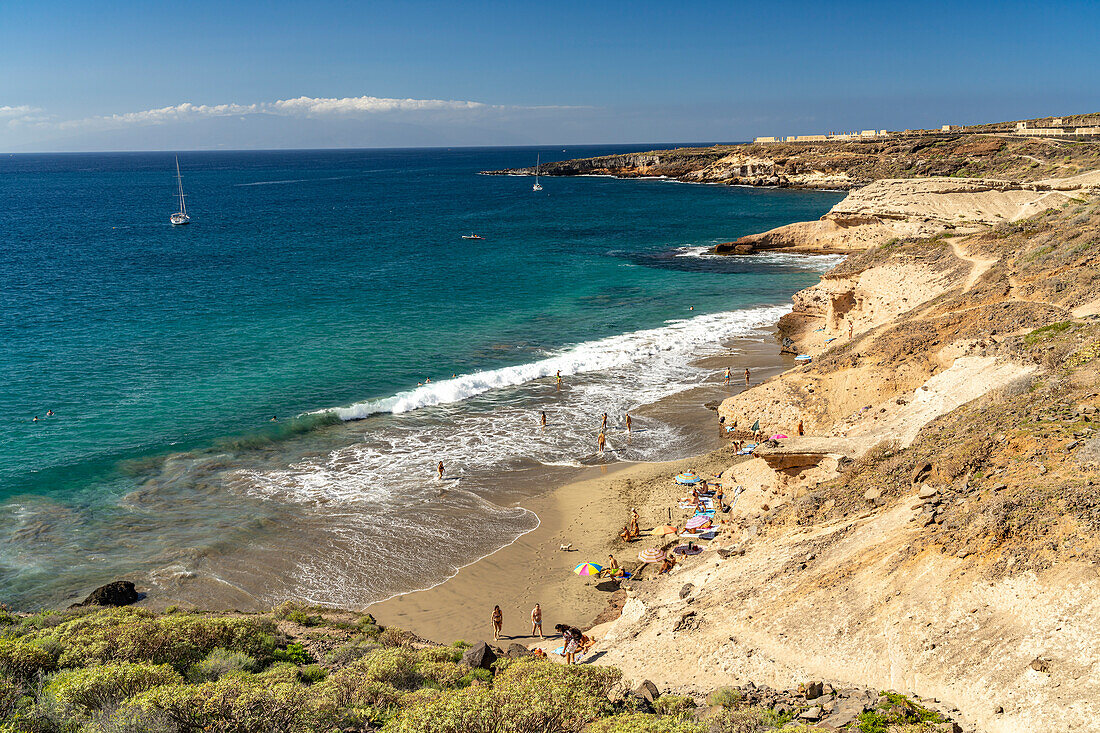 Der Strand Playa de Diego Hernandez an der Costa Adeje, Teneriffa, Kanarische Inseln, Spanien