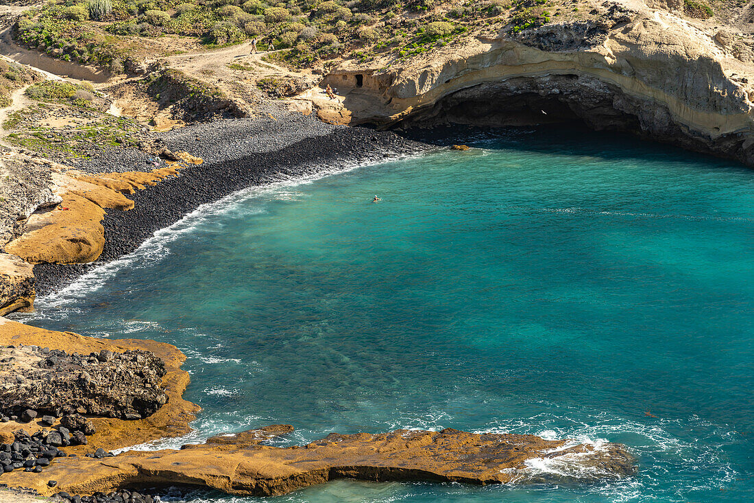 Schwarzer Strand an der Costa Adeje, Teneriffa, Kanarische Inseln, Spanien