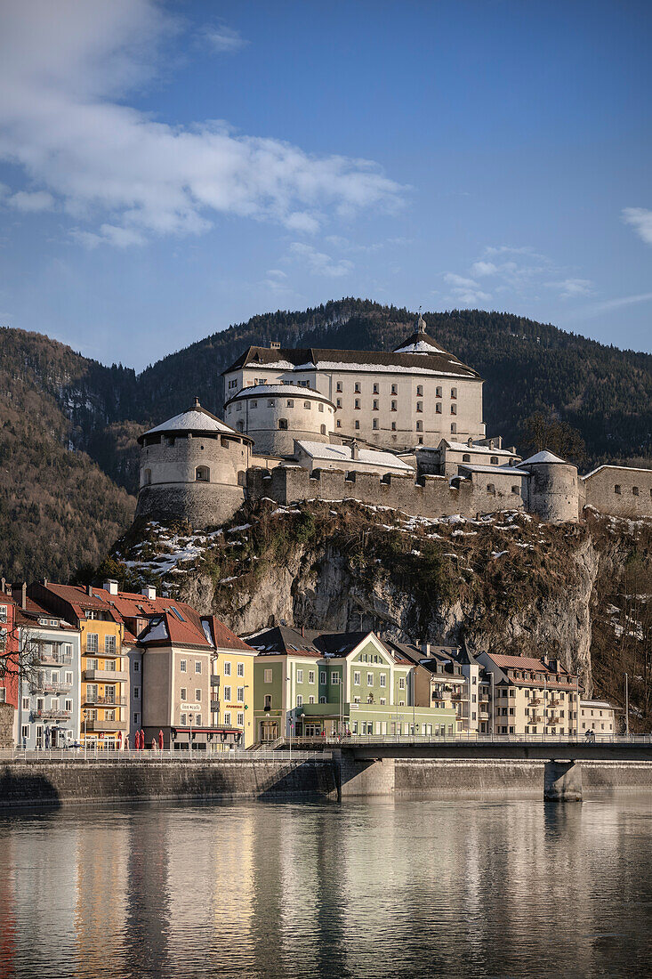 Blick zur Festung Kufstein, Fluss Inn, Tirol, Österreich, Alpen, Europa