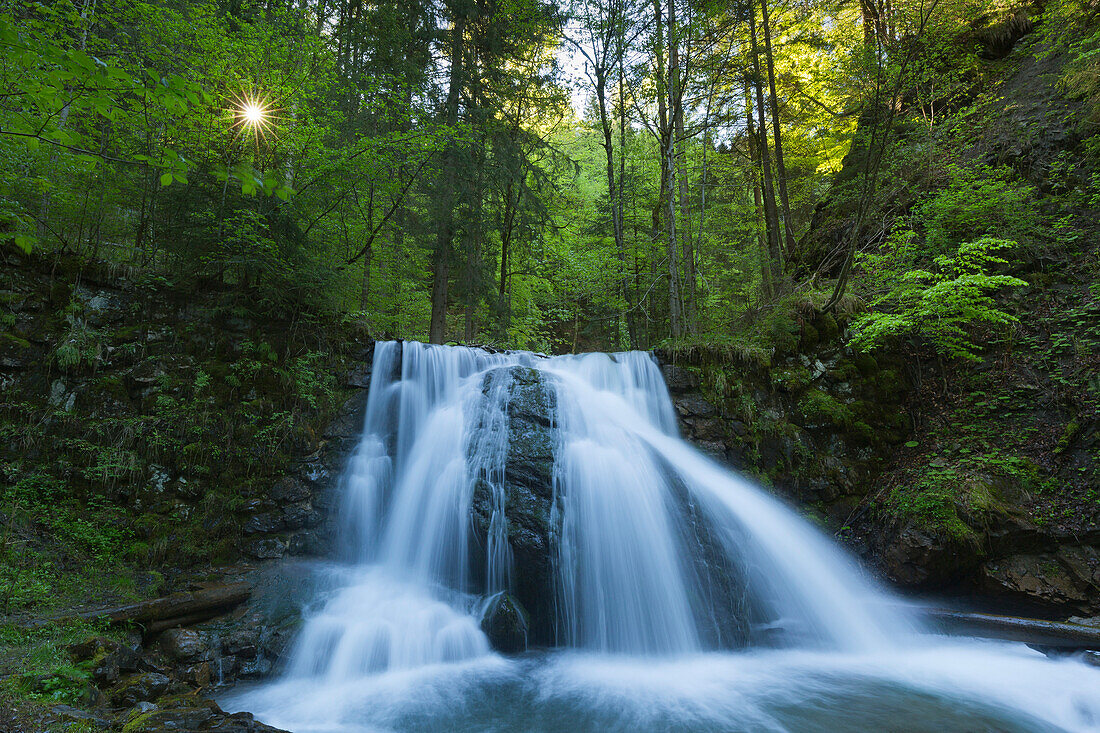 Wasserfall am Gaisalptobel, bei Oberstdorf, Allgäu, Bayern, Deutschland