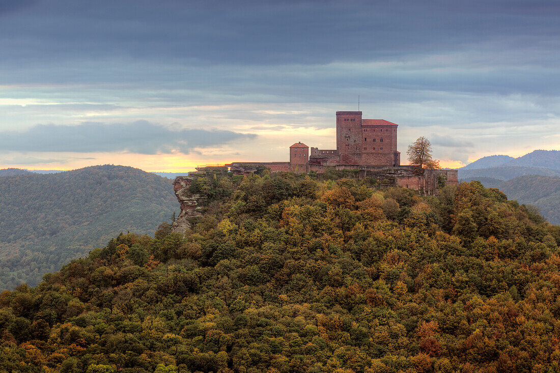 Trifels Castle, near Annweiler, Palatinate Forest, Palatinate, Rhineland-Palatinate, Germany