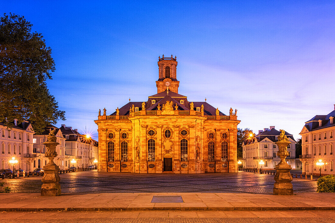 Evening mood at the Ludwigskirche in Saarbrücken, Saarland, Germany