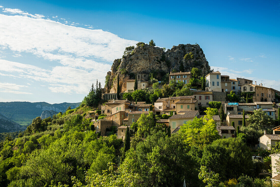 Picturesque mountain village, La Roque-Alric, Dentelles de Montmirail, Vaucluse Department, Provence, Provence-Alpes-Côte dAzur, France