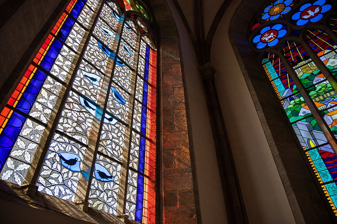 Glasfenster in der Kathedrale von Visby, Visby, Gotland, Schweden, Europa