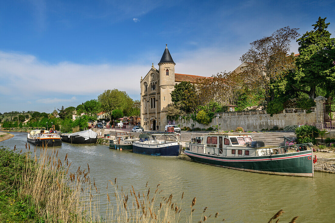 Canal du Midi with Ventenac-en-Minervois, UNESCO World Heritage Canal du Midi, Occitania, France