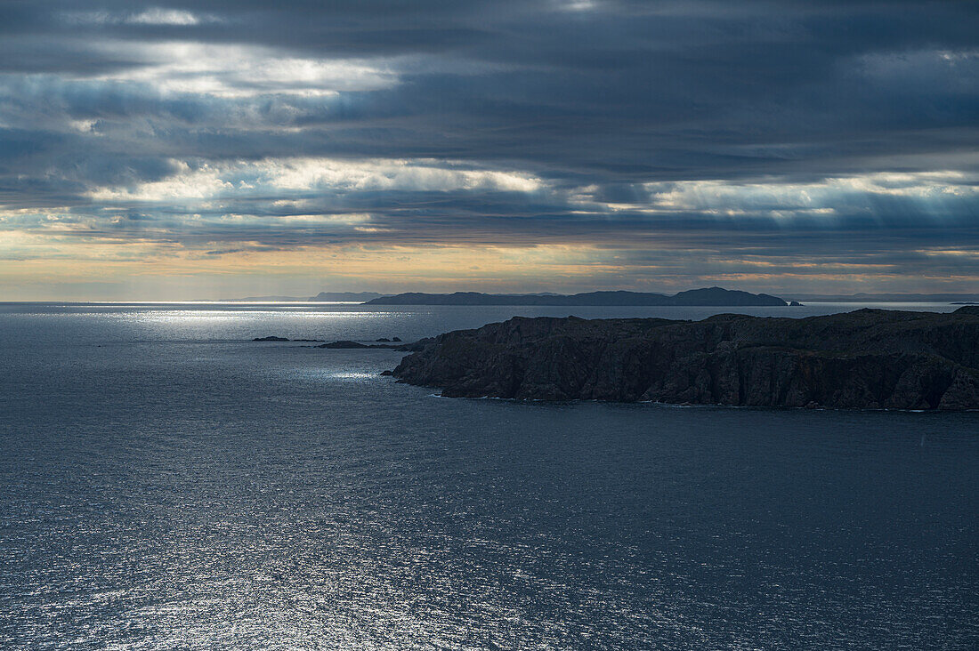 Sonnenaufgang mit Wolken über Twillingate, Notre Dame Bay, Labrador, Neufundland, Kanada