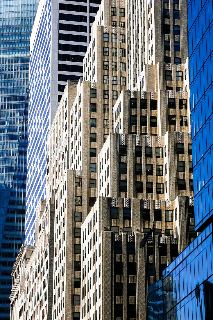 USA, New York, New York City, Fassade moderner Wolkenkratzer