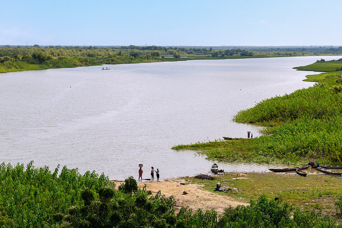 Schwarze Volta bei Buipe in der Savannah Region im Norden von Ghana in Westafrika