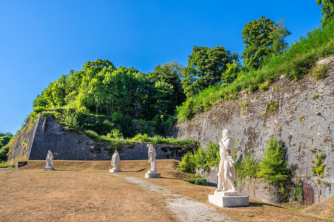 Unterirdische Zitadelle von Verdun mit Feldherrendenkmälern, Verdun, Meuse, Lothringen, Grand Est, Frankreich