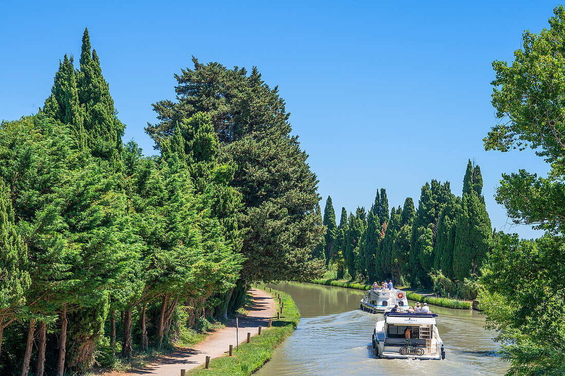 Die Schleusen 'Les 9 Écluses de Fonseranes' am Canal du Midi bei Béziers, Hérault, Languedoc-Roussillon, Occitanie, Languedoc-Roussillon-Midi-Pyrénées, Frankreich