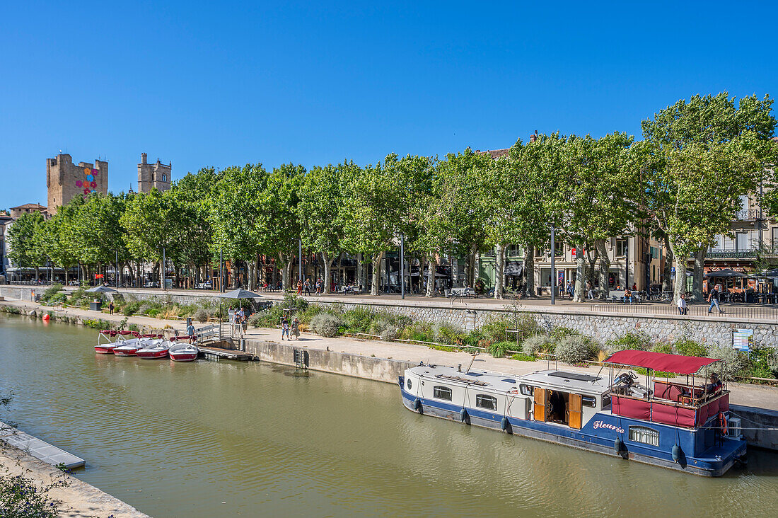 Canal de la Robine with Archbishop's Palace, Narbonne, Aude, Languedoc-Roussillon, Occitanie, Languedoc-Roussillon-Midi-Pyrénées, France