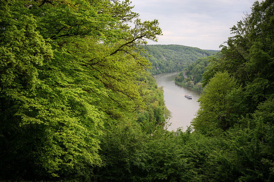 Blick von der Befreiungshalle bei Kelheim zum Donaudurchbruch Richtung Kloster Weltenburg, Niederbayern, Bayern, Deutschland