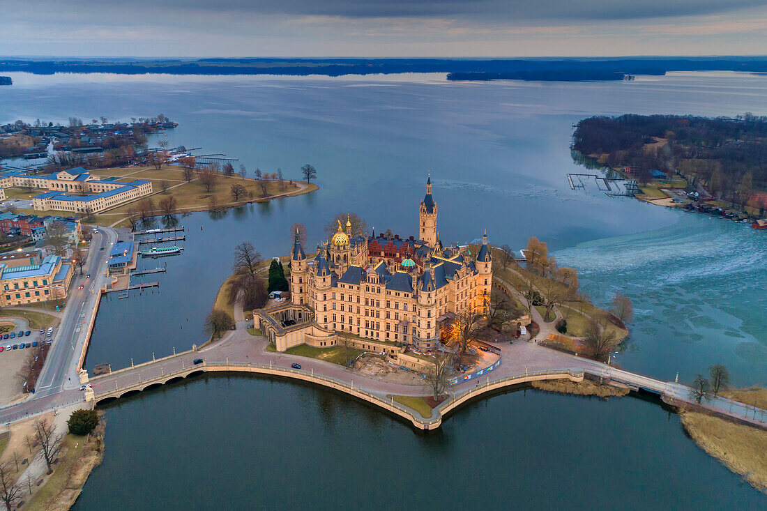 Das Schweriner Schloss aus der Vogelperspektive, Mecklenburg-Vorpommern, Deutschland