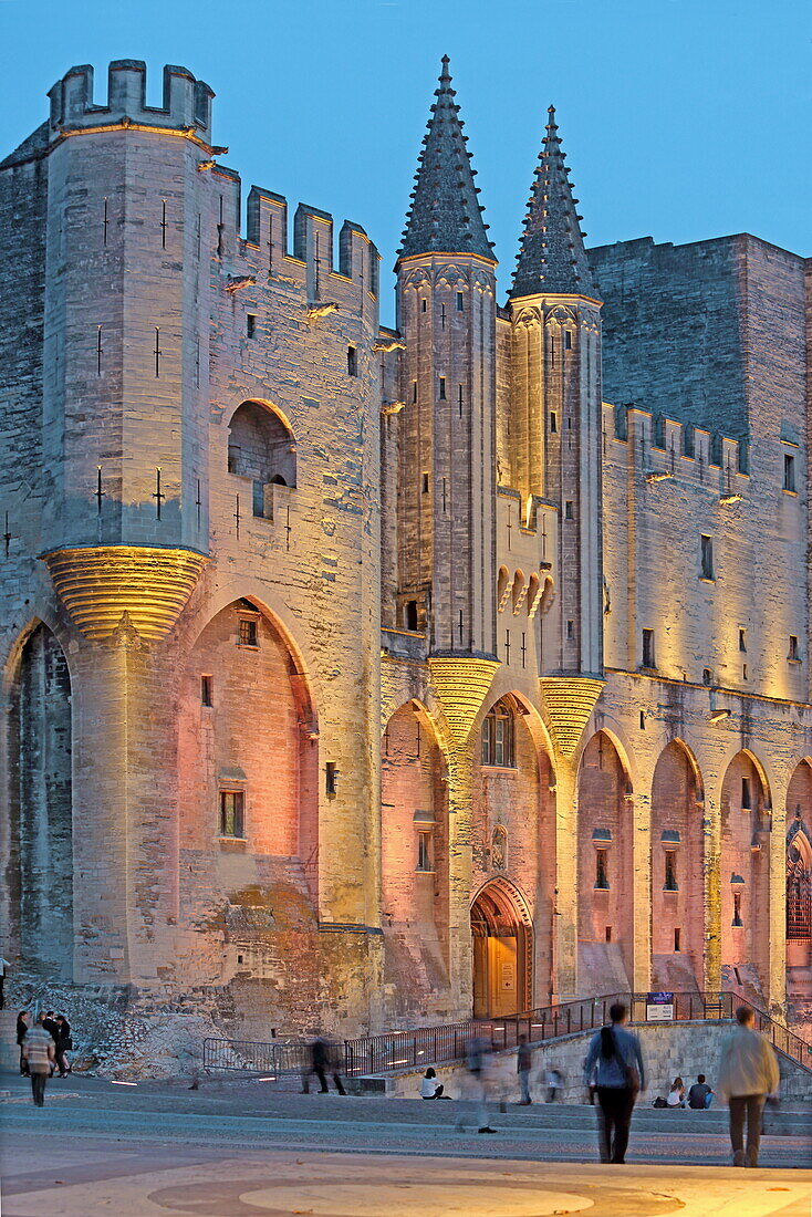 Place du Palais und Papstpalast von Avignon, Vaucluse, Provence-Alpes-Côte d'Azur, Frankreich