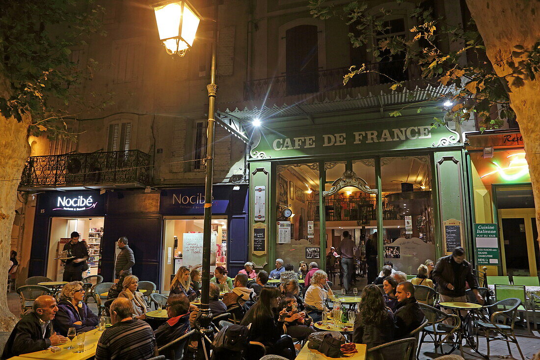 Cafe de France, Place de la Liberte, L'Isle-sur-la-Sorgue, Vaucluse, Provence-Alpes-Cote d'Azur, France