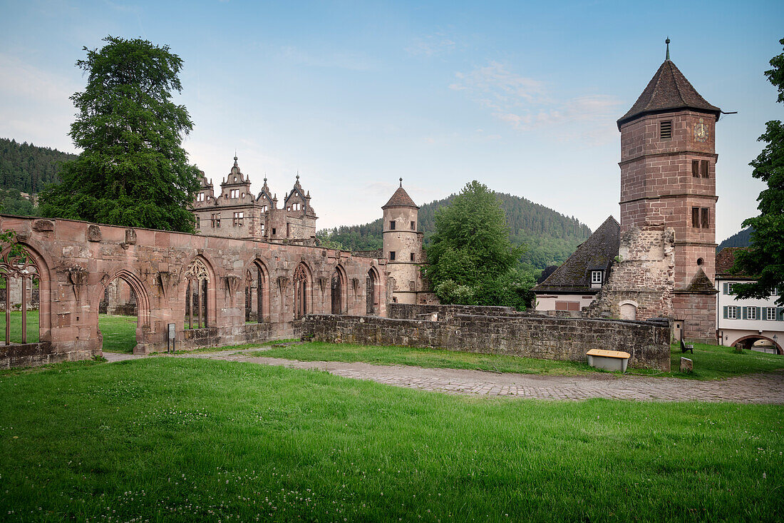 Jagdschloss und Torturm vom Kloster Hirsau bei Calw, Baden-Württemberg, Deutschland, Europa