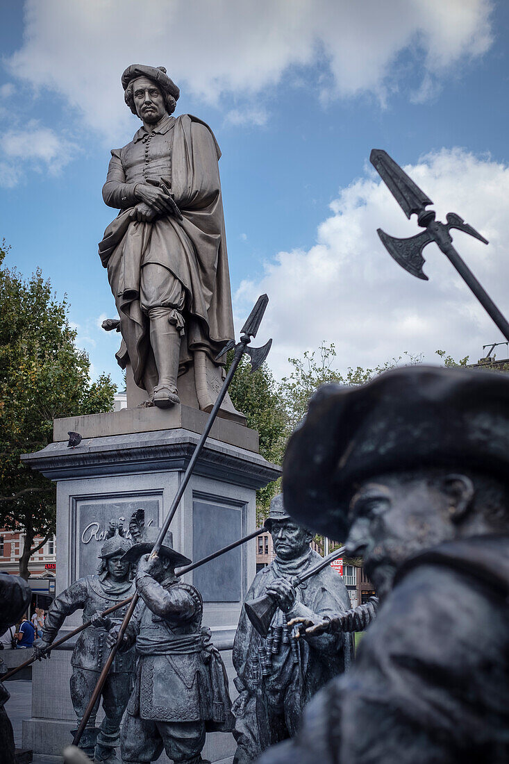 Statue von Rembrandt am Rembrandtplein "Rembrandt Square", Amsterdam, Provinz Noord-Holland, Niederlande, Europa