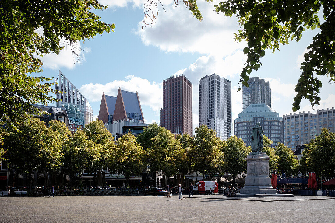 View over historic &quot;Het Plein&quot; towards modern skyscrapers, The Hague, province of Zuid-Holland, The Netherlands, Europe