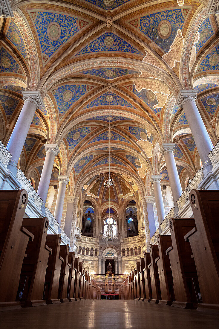 Magnificent cross vault in the Great Synagogue (Velká synagoga) in Pilsen (Plzeň), Bohemia, Czech Republic, Europe