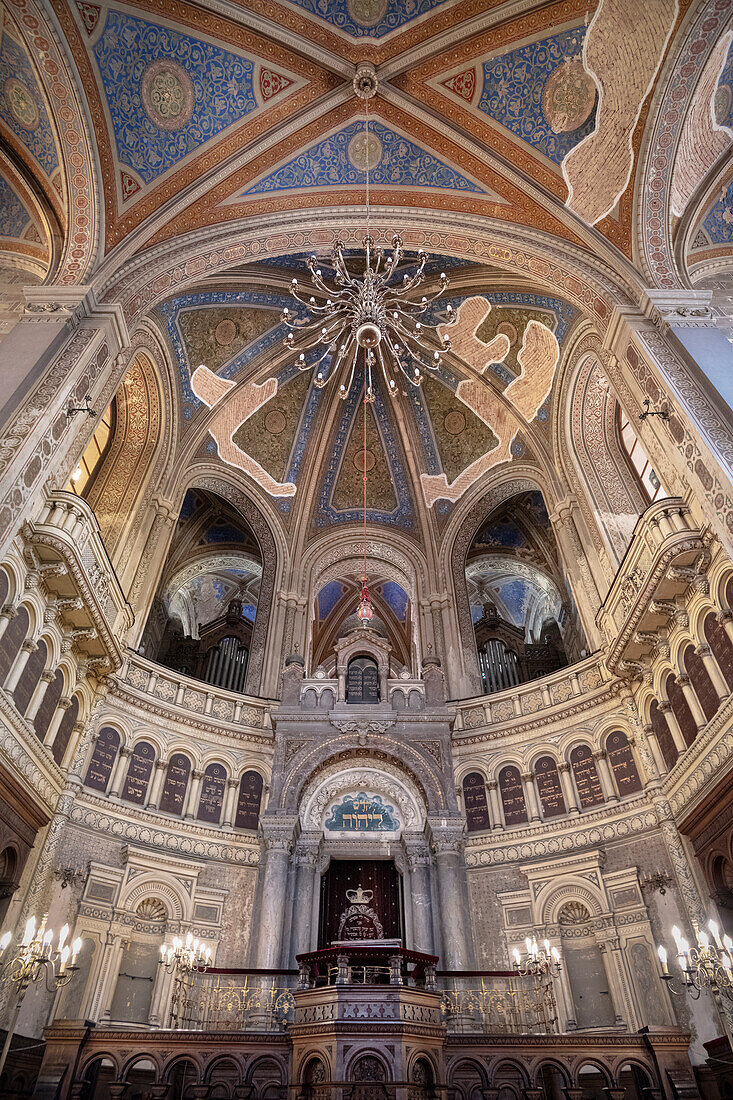 Magnificent cross vault in the Great Synagogue (Velká synagoga) in Pilsen (Plzeň), Bohemia, Czech Republic, Europe