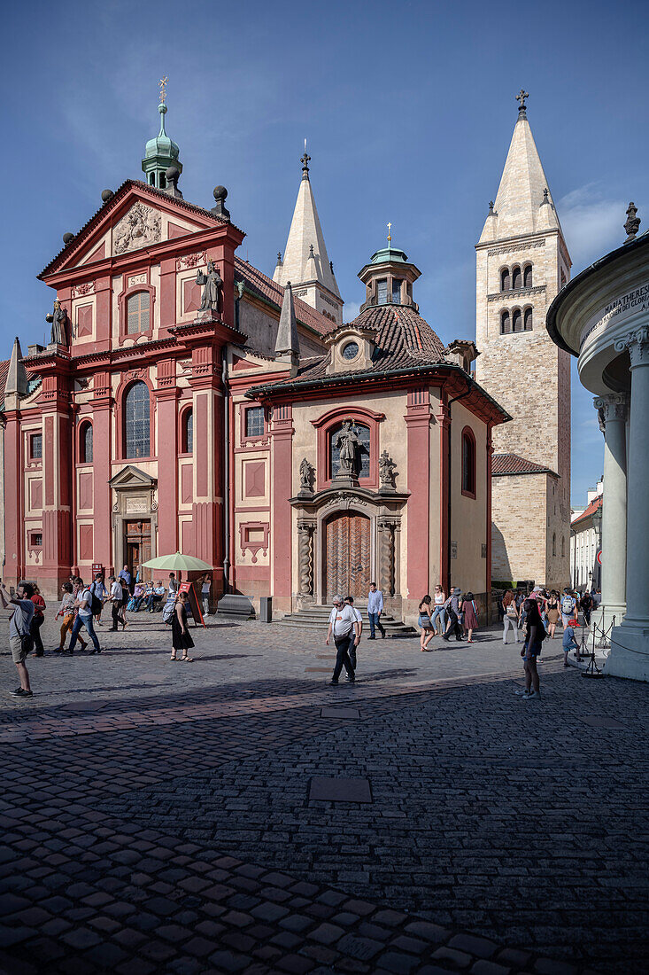 St. George's Basilika auf dem Burgberg, Prag, Böhmen, Tschechien, Europa, UNESCO Weltkulturerbe