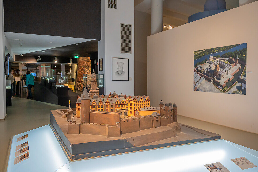 Modell des alten Saarbrücker Schlosses im Historischen Museum Saar, Saarbrücken, Saartal, Saarland, Deutschland