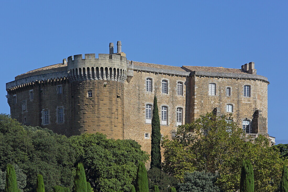 Chateau in Suze-la-Rousse, Drôme, Auvergne-Rhône-Alpes, Frankreich