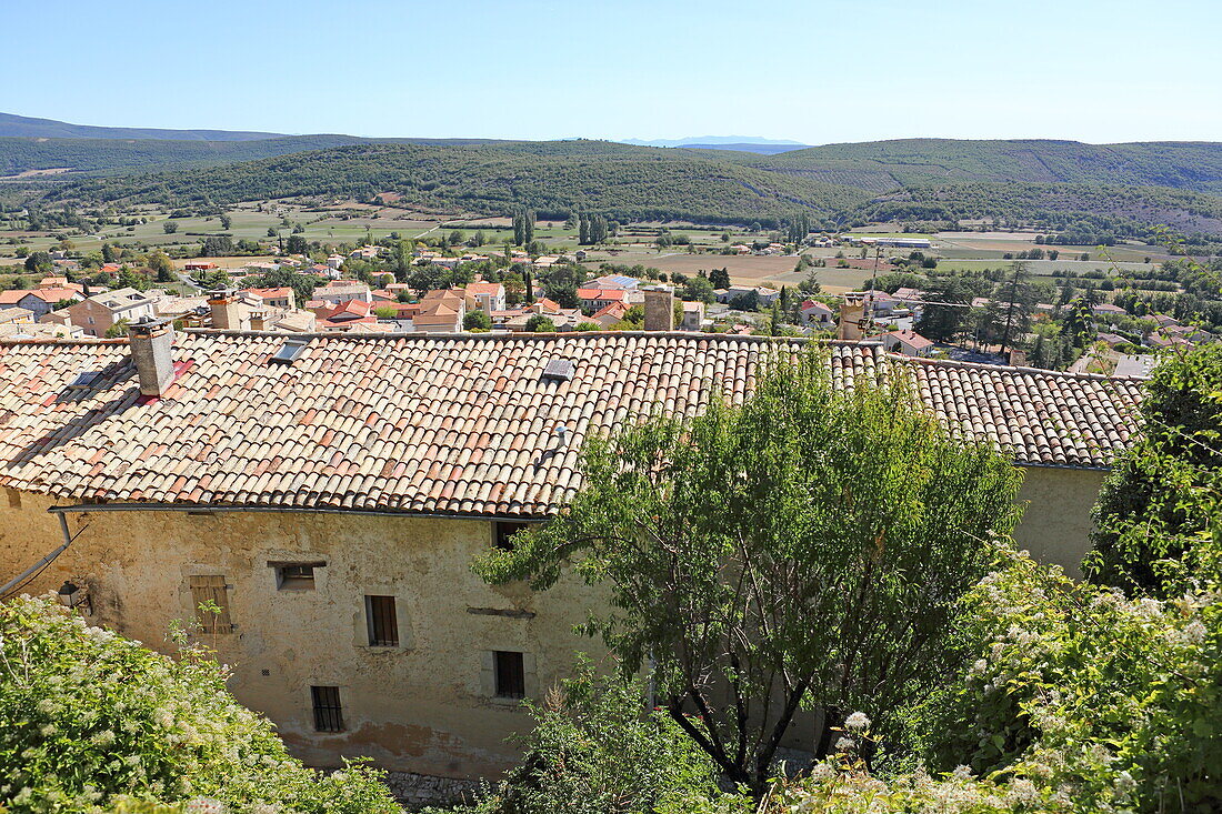 Blick über den Ort Banon, Alpes-de-Haute-Provence, Provence-Alpes-Côte d'Azur