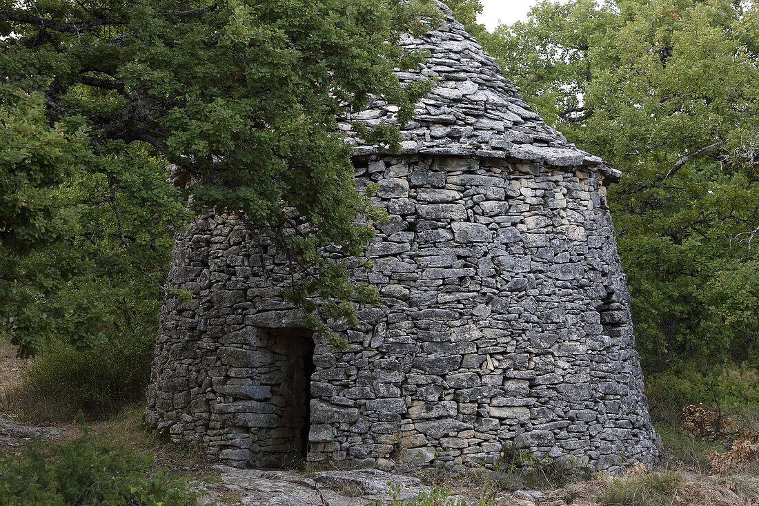 Borries are stone houses used for storing equipment and for shelter during bad weather, Mane, Alpes-de-Haute-Provence, Provence-Alpes-Côte d'Azur, France